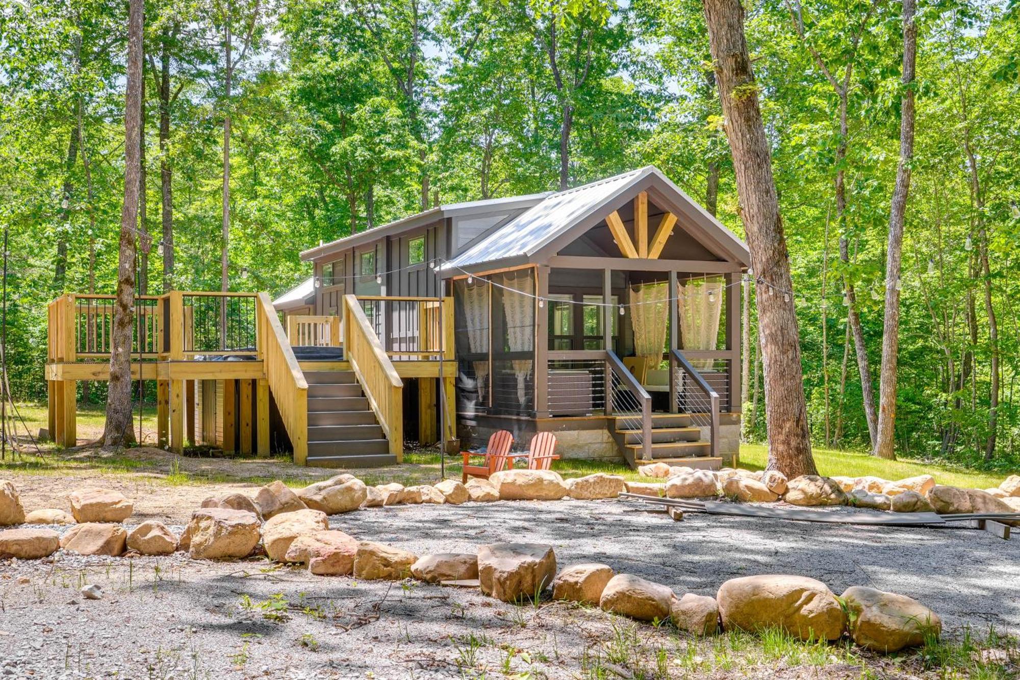 Monteagle Cabin With Swim Spa, Sauna And Fire Pit! Eksteriør billede