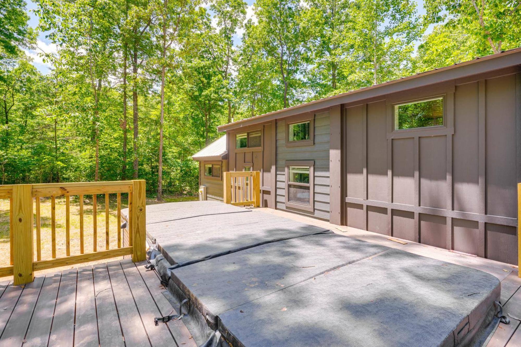 Monteagle Cabin With Swim Spa, Sauna And Fire Pit! Eksteriør billede